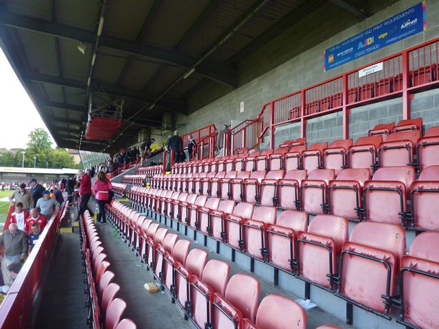 Crawley Town - Gillingham FC, Broadfield Stadium, League One, 07/09/2013