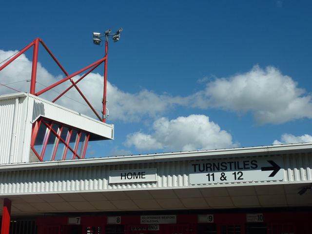 Crawley Town - Gillingham FC, Broadfield Stadium, League One, 07/09/2013
