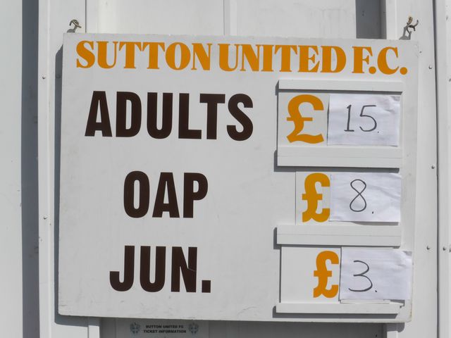 Sutton United - Macclesfield Town, Gander Green Lane, National League, 20/08/2016